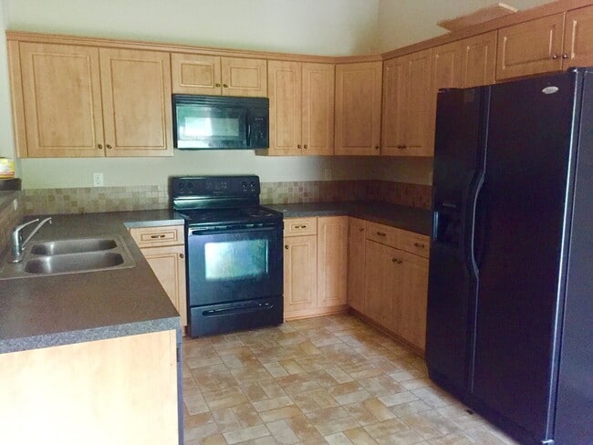 Building Photo - Fantastic cottage style home!