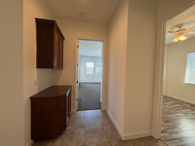 Building Photo - Lake front single story home in gated community!