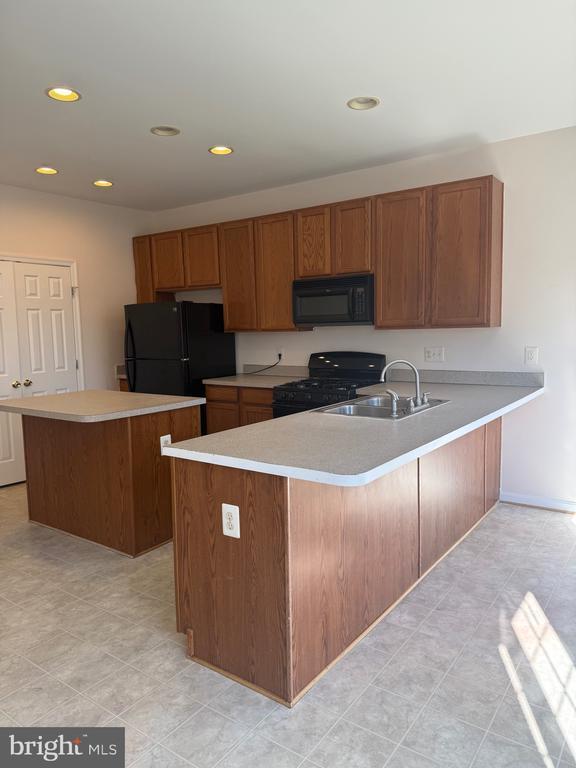 Building Photo - 144 Keating Cir