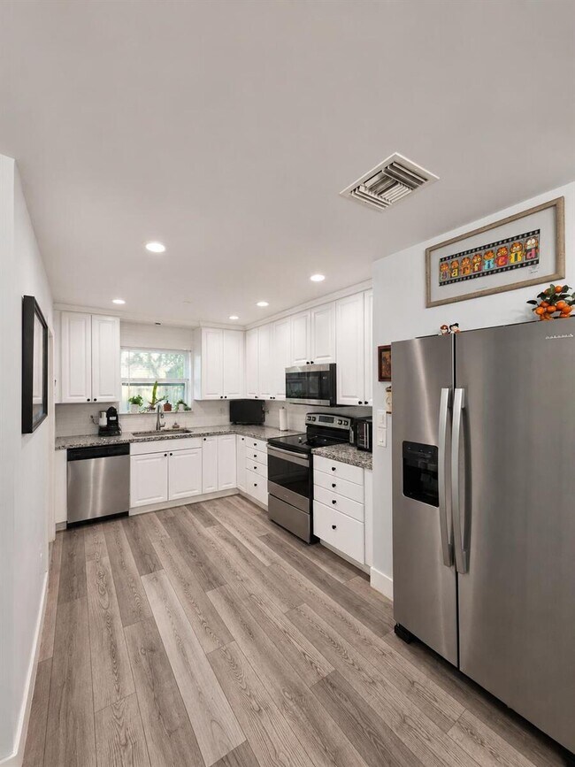 Building Photo - Northwest 2nd Court, Deerfield Beach, FL 33442 - 3 BR 2 BA house