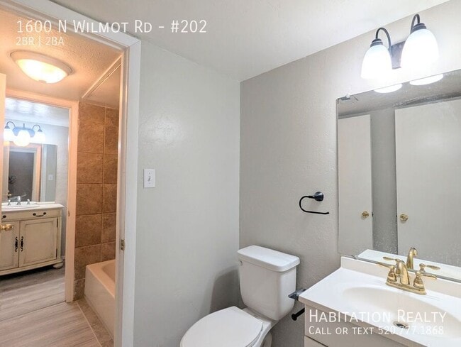 Building Photo - 1600 N Wilmot Rd