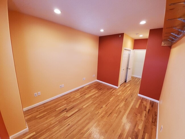 Building Photo - Beautiful Spacious home in North Albany - ...