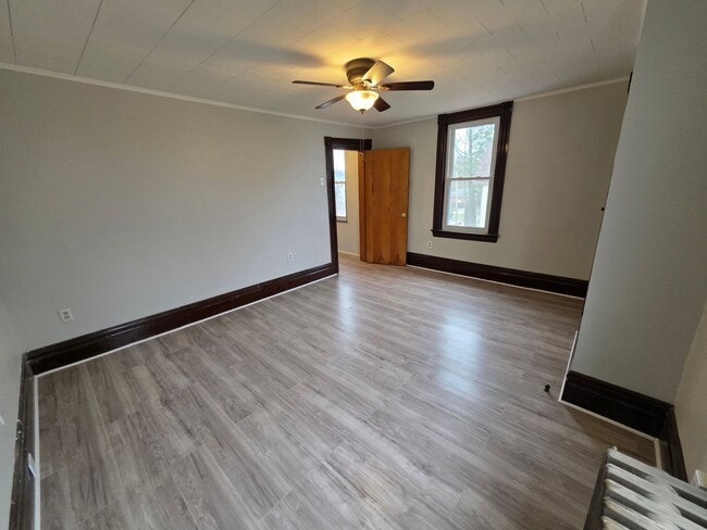 Building Photo - Spacious 3-Bedroom Home with Granite Countertops & Huge Eat-In Kitchen