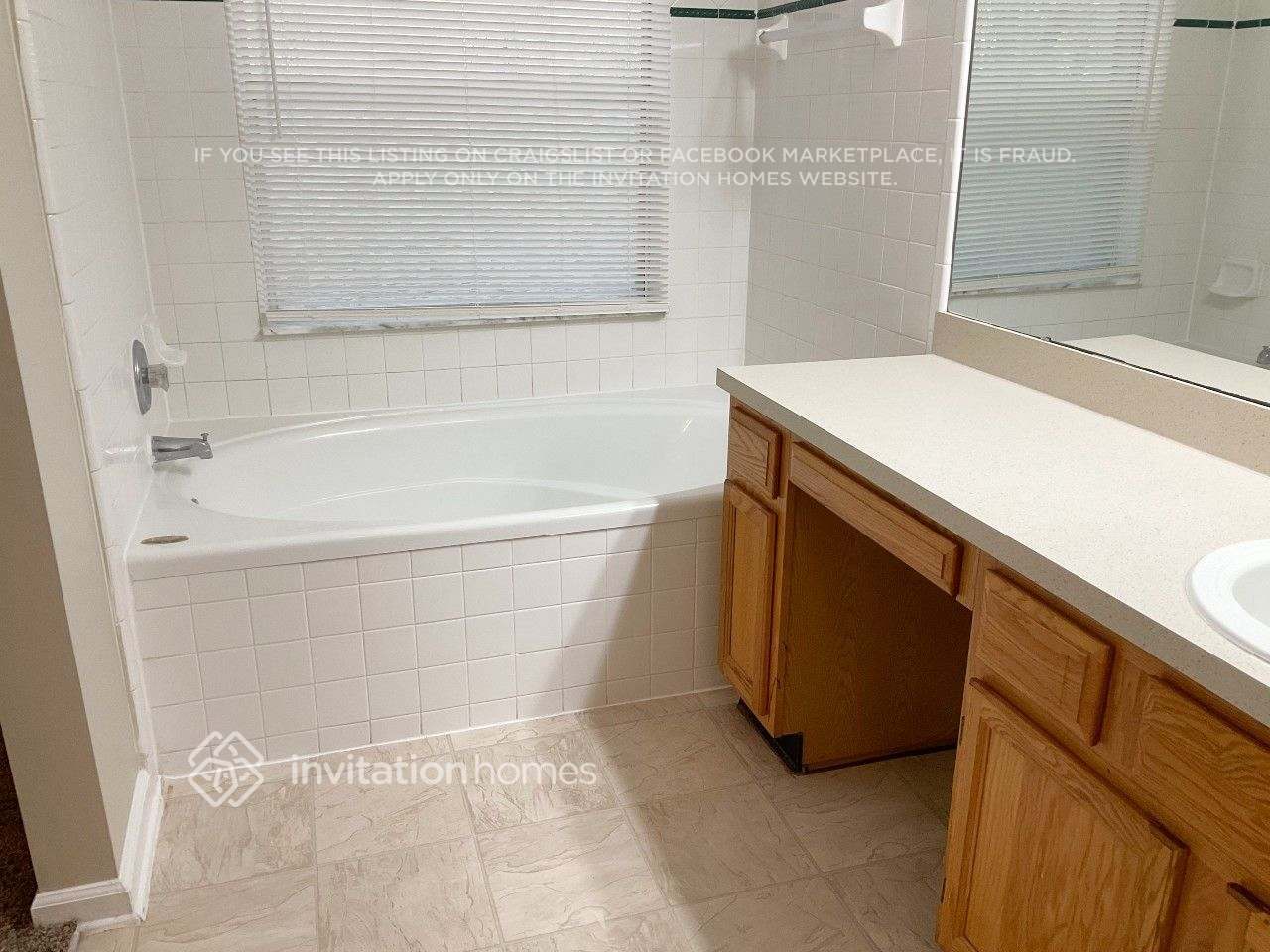 Building Photo - 1163 Radis Pl