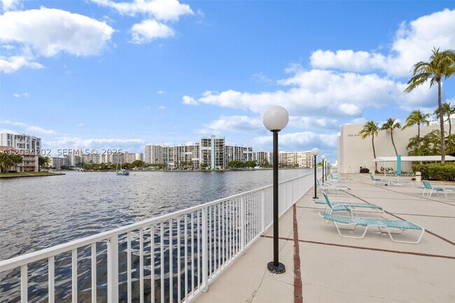 Building Photo - 3800 S Ocean Dr