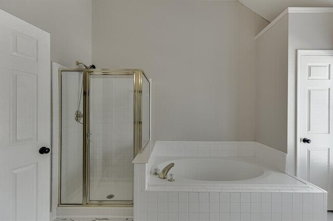 Building Photo - 1795 Lake Heights Cir