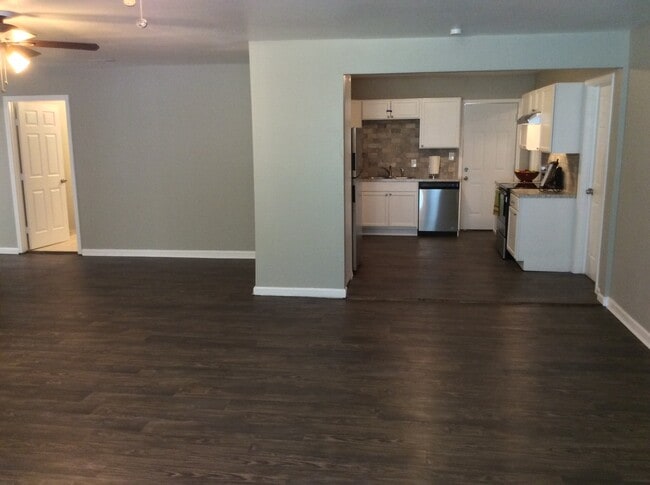 Building Photo - GREAT COLLEGE PROPERTY--PRE-LEASING FOR AUGUST! Completely Updated! 3 bedroom/2 bath Close to TTU...