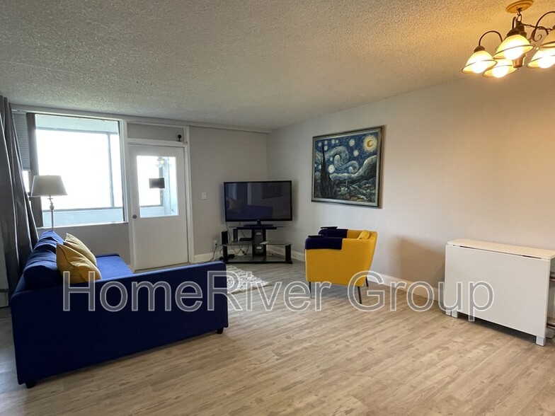 Building Photo - 2618 Cove Cay Dr