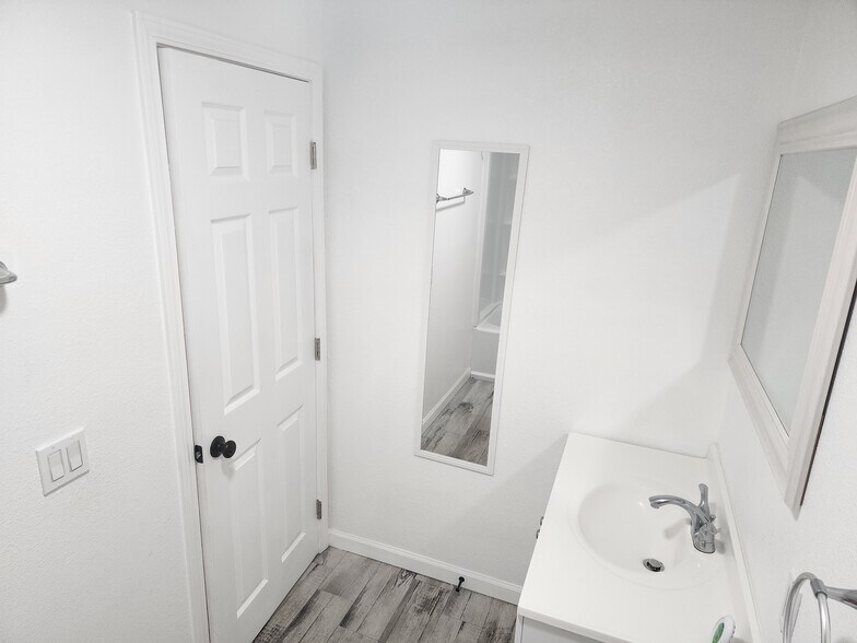 Building Photo - 509 Timber St