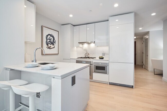 Building Photo - 135 Seaport Blvd