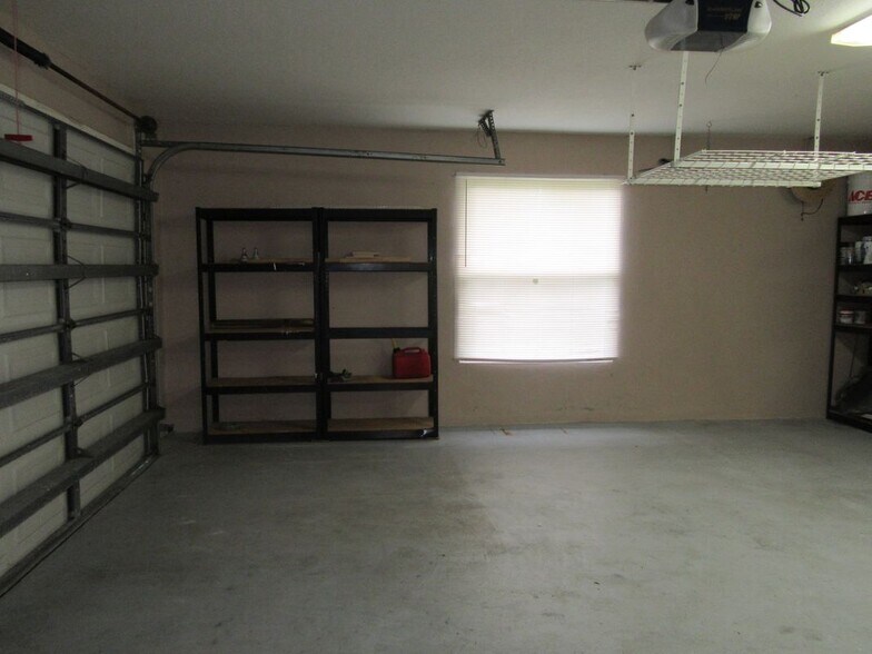 Building Photo - 1804 Abbeyridge Dr