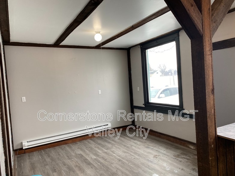 Building Photo - 261 College St SE