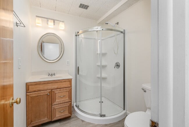 Building Photo - Cozy Efficiency Apartment in Midland $800 per Month Utilities included!