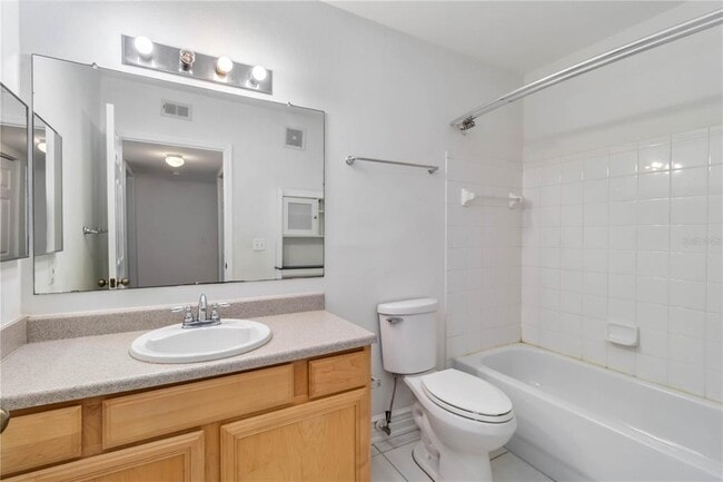 Building Photo - 1010 Villagio Cir