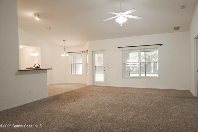 Building Photo - 2295 Botanica Cir