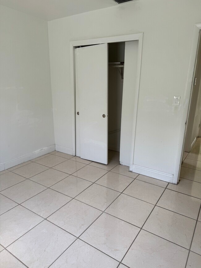 Building Photo - 2910 NW 31st St