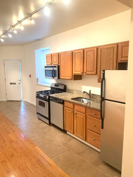 Building Photo - 1538 S 9th St