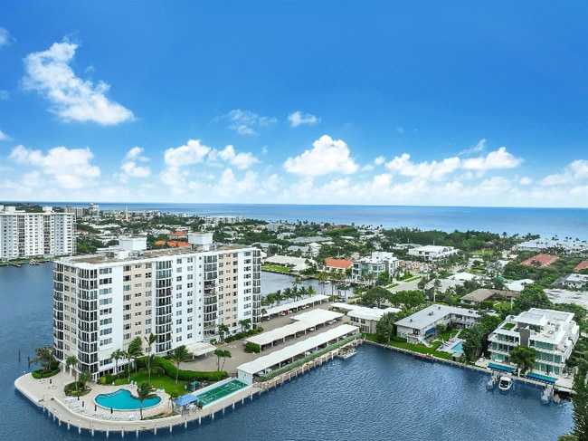 Building Photo - 400 Seasage Dr