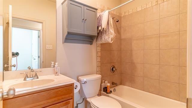 Building Photo - 2231 Cobblestone Ct