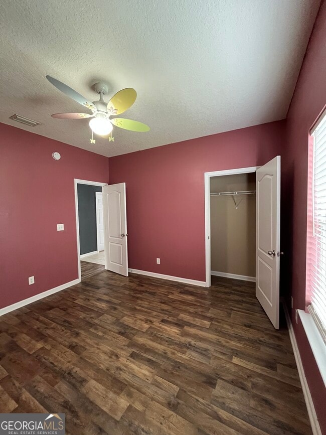 Building Photo - 227 Royal Palms Ave