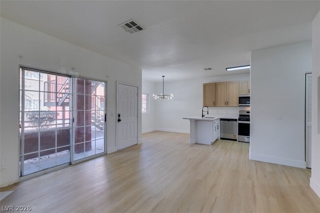 Building Photo - 4730 E Craig Rd