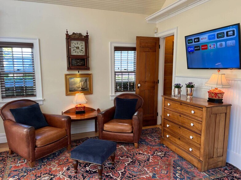 Building Photo - 23 Howard St