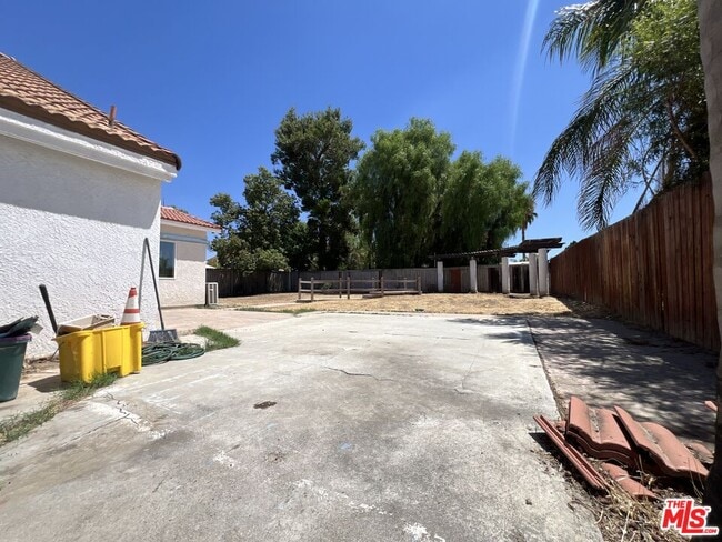 Building Photo - 659 Periwinkle Ln
