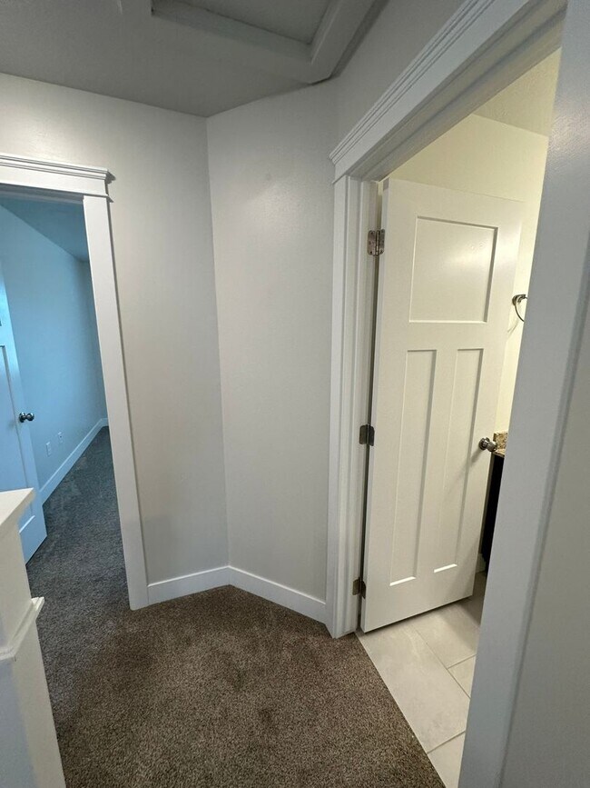 Building Photo - 3 Weeks Rent FREE! 3 Bed 2.5 Bath House for Rent in Morgan!