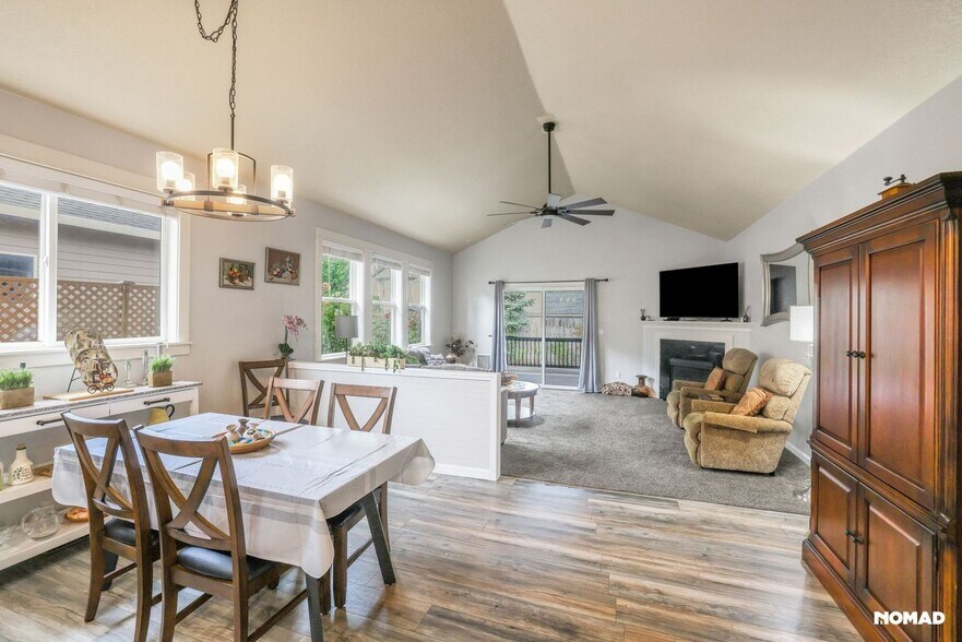 Building Photo - 1511 N Juniper Pl