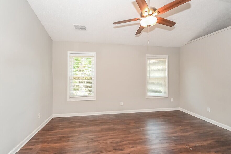 Building Photo - 1001 Maidstone Ct