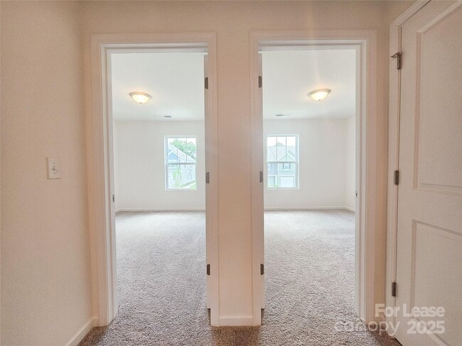Building Photo - 2744 Yeager Dr NW