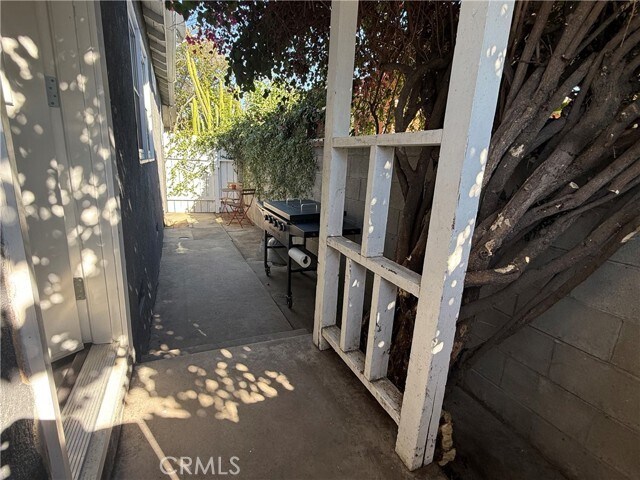 Building Photo - 7358 Riverton Ave