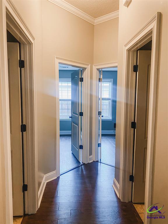 Building Photo - 609 Wooden Eagle Trail