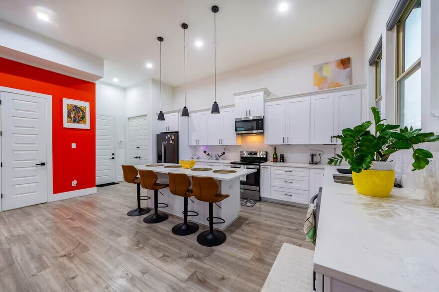kitchen - 2802 Campbell St