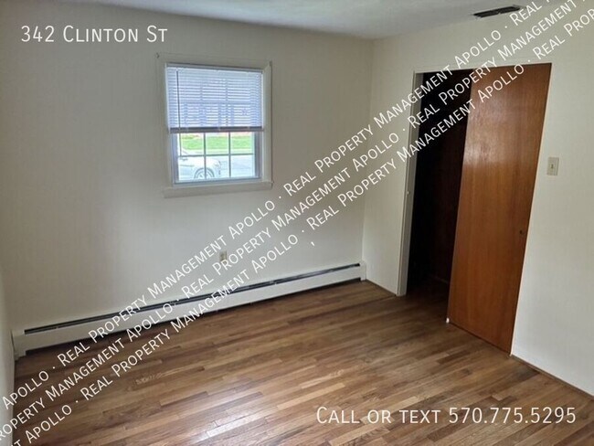 Building Photo - 342 Clinton St