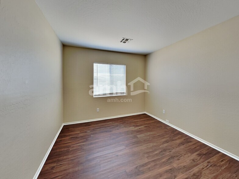 Building Photo - 12334 W Columbine Dr