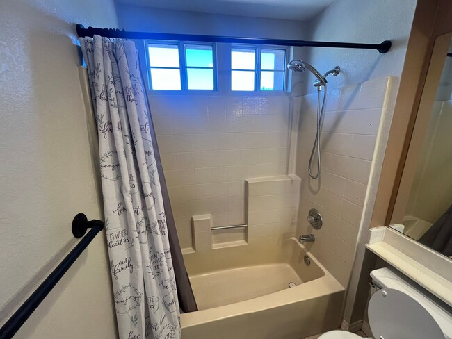 Building Photo - Modern 3-Bed, 3-Bath Condo with Garage & P...