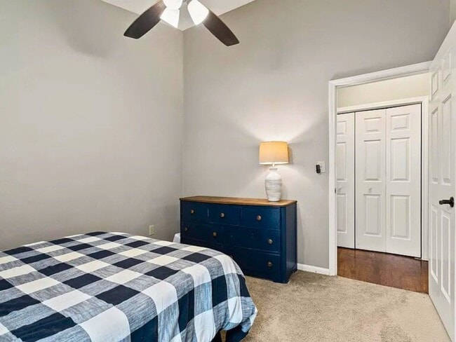 Building Photo - 1032 Summit Dr