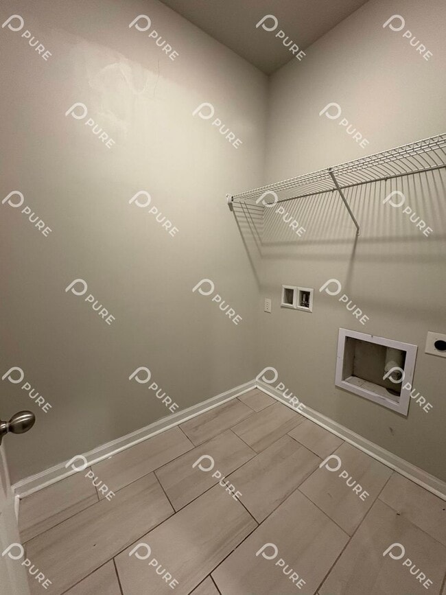 Building Photo - 14170 Lannister Ln