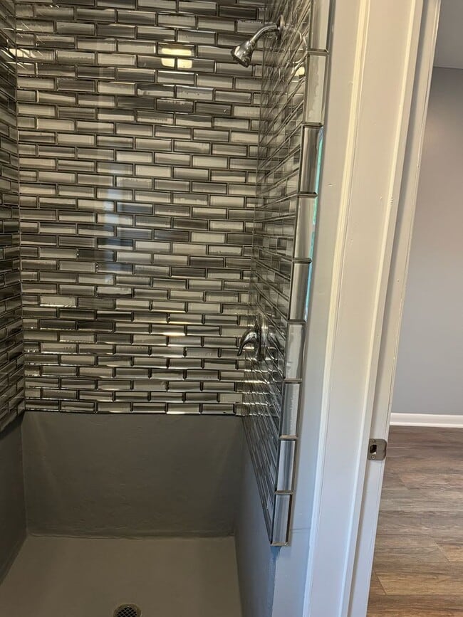 Building Photo - 9941 Crossfield Rd