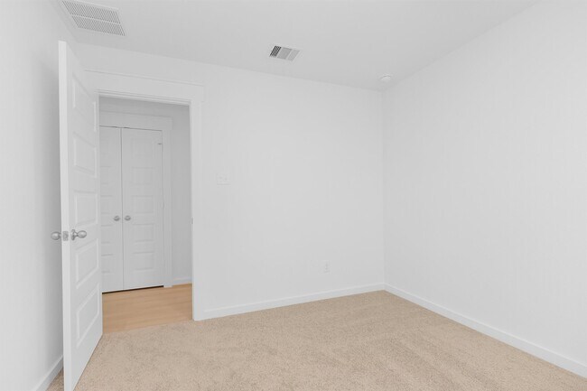 Building Photo - 40723 Mostyn Lake Dr