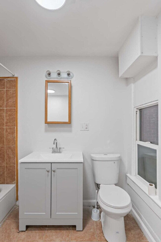 Building Photo - "Spacious 3-Bedroom Retreat at 57 1/2 Sara...