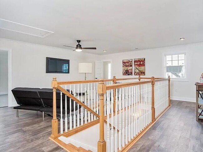 Building Photo - 2206 Adelay Dr