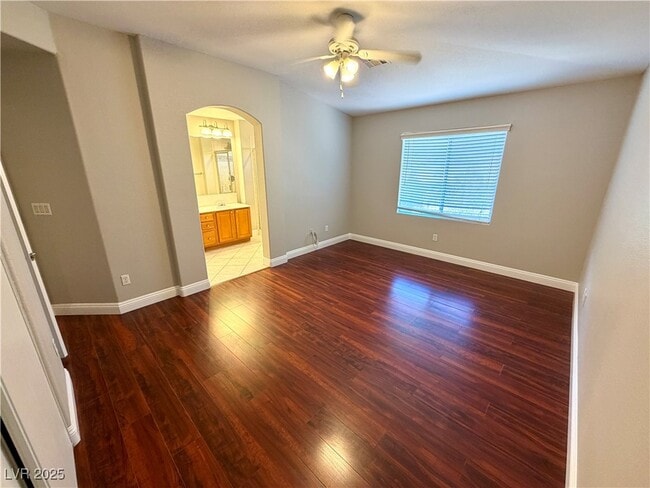 Building Photo - 2301 Summer Home St