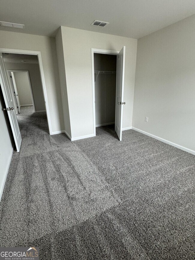 Building Photo - 15 Warwick Ct