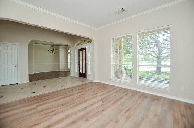 Building Photo - 7218 Spring Run Ln