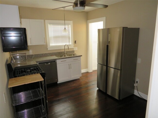 Building Photo - 12 Greenwood St