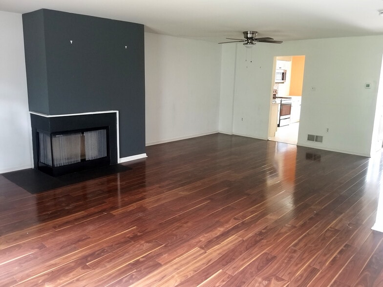 More open Floor plan - 503 Seminole Gdns