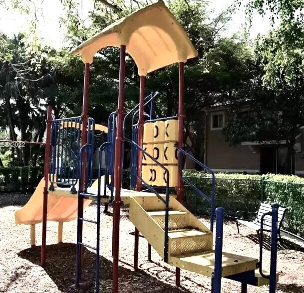 Building Photo - 12118 Saint Andrews Pl