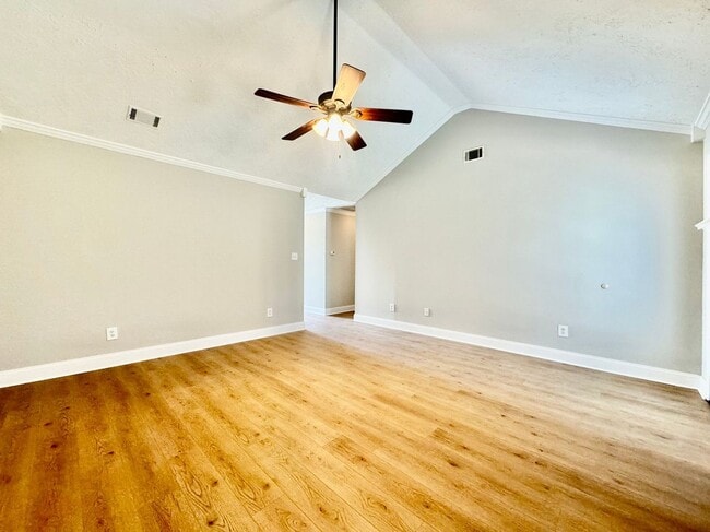 Building Photo - 609 Clifden Ct